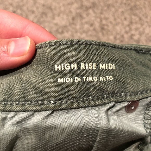 Universal Thread Shorts - Picture 3 of 3